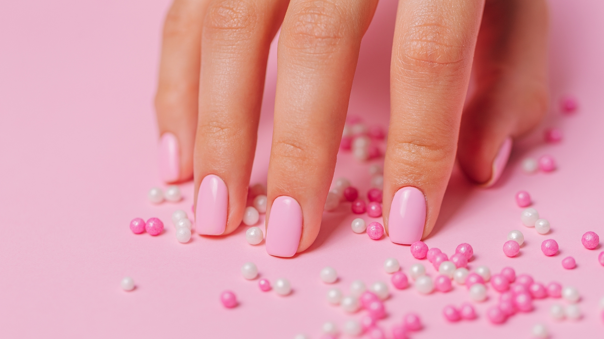 Uñas perfectas en un instante: Descubre las uñas adhesivas para una manicura exprés - Estelle Beauté